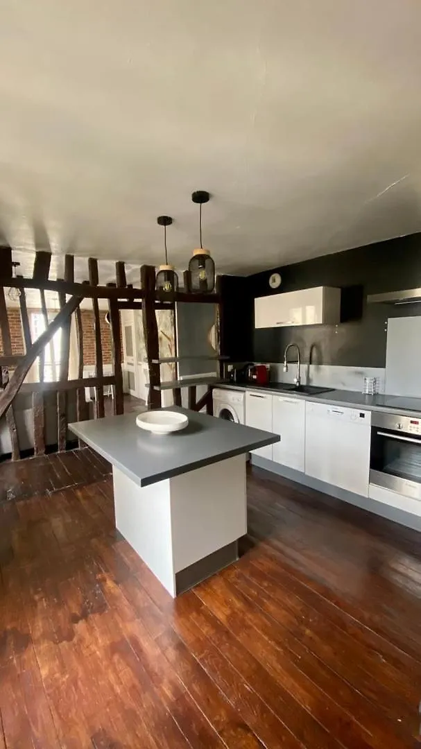 Emplacement De Choix A Rennes Pour 6 Personnes Appartamento